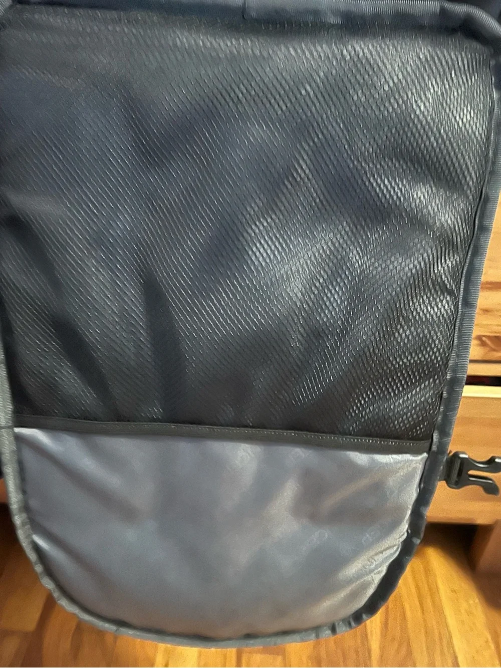 Slinger Alpine 200 Lightweight Compact Camera Backpack. Multiple Pockets. NWOT